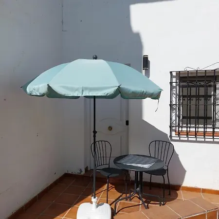 Modern Apartment, Walking Distance Of The Sea 아파트 *